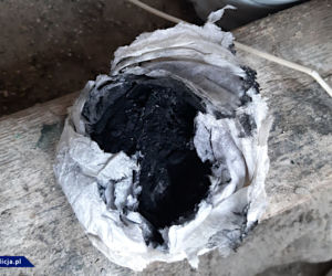 Funkcjonariusze przejęli dziesiątki kilogramów materiałów wybuchowych