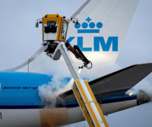 Holandia/ Setki odwołanych lotów, chaos na kolei i rekordowe korki z powodu ataku zimy