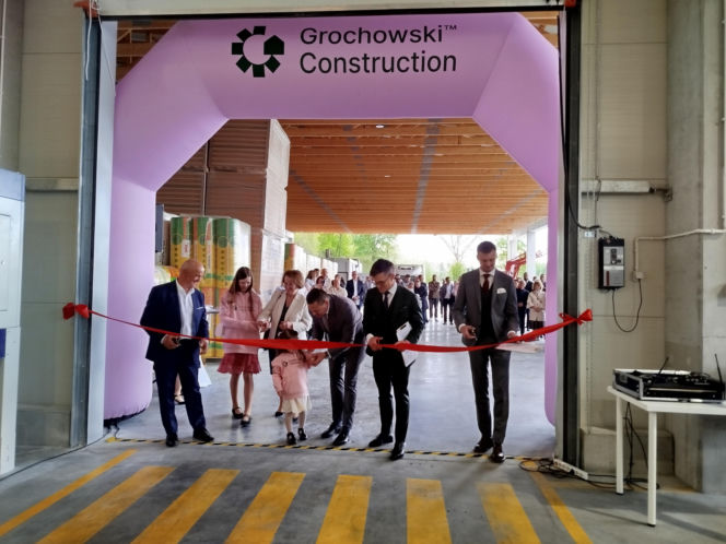 Fabryka drewnianych domów modułowych w Jagodnem już po oficjalnym otwarciu! Firma inwestuje w rozwiązania ekologiczne