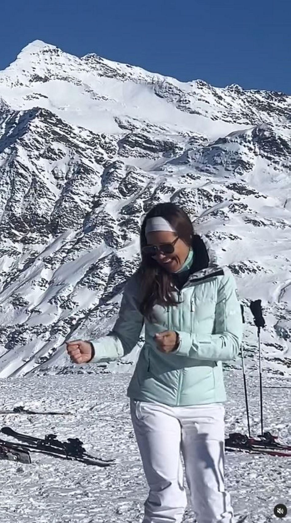 Kinga Rusin jeszcze niedawno była cała połamana, a dziś szaleje na stoku.