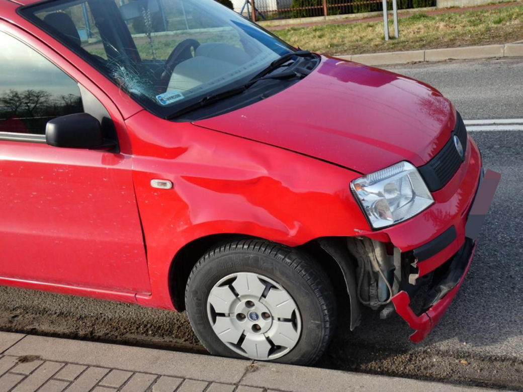 Wypadek w Brwinowie. 12-latka potrącona na pasach