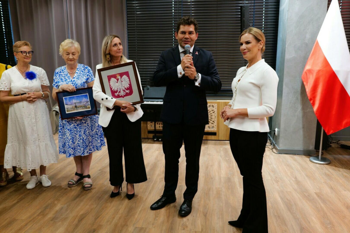 Marta Nawrocka śpiewała i gotowała z seniorami w Stalowej Woli