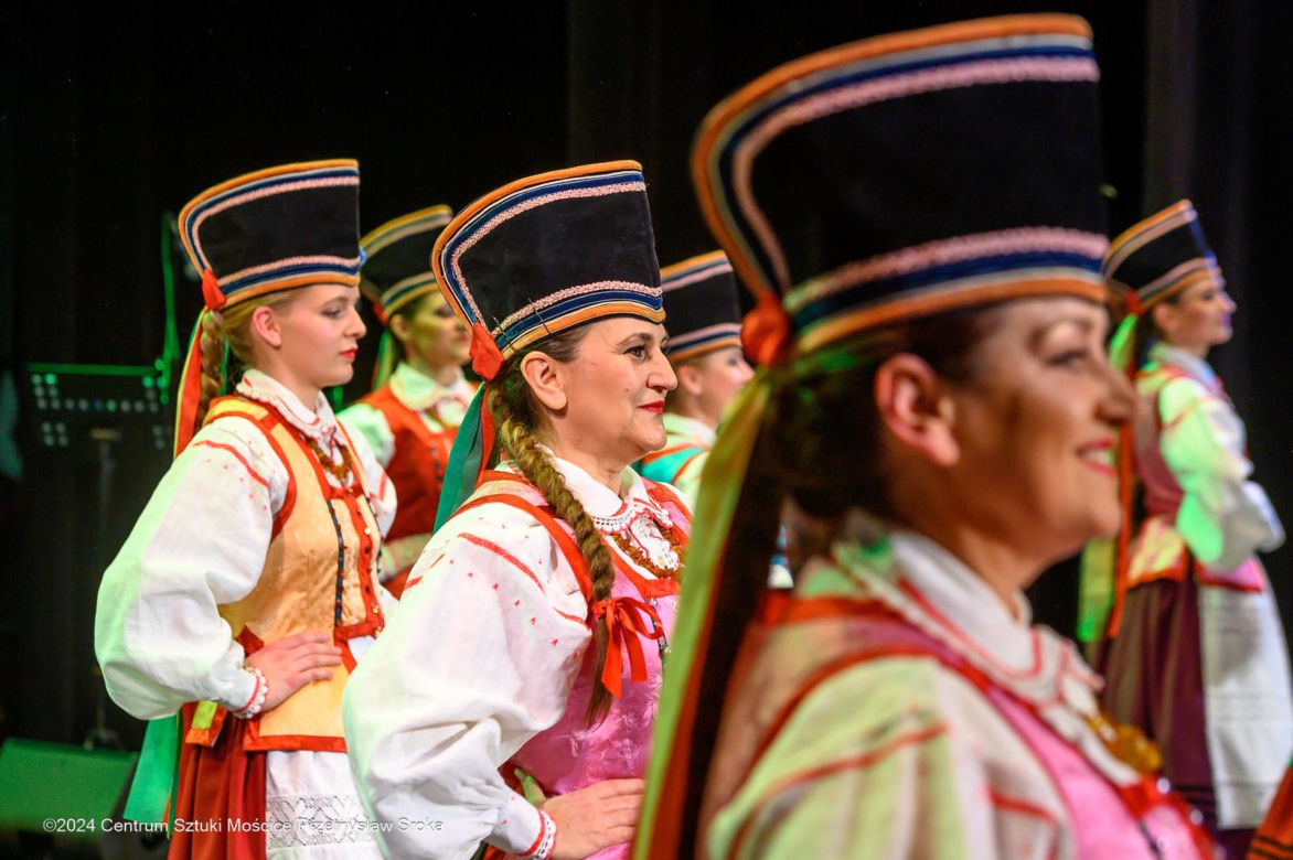 Koncert wielkanocny Zespołu Pieśni i Tańca Świerczkowiacy w Centrum Sztuki Mościce