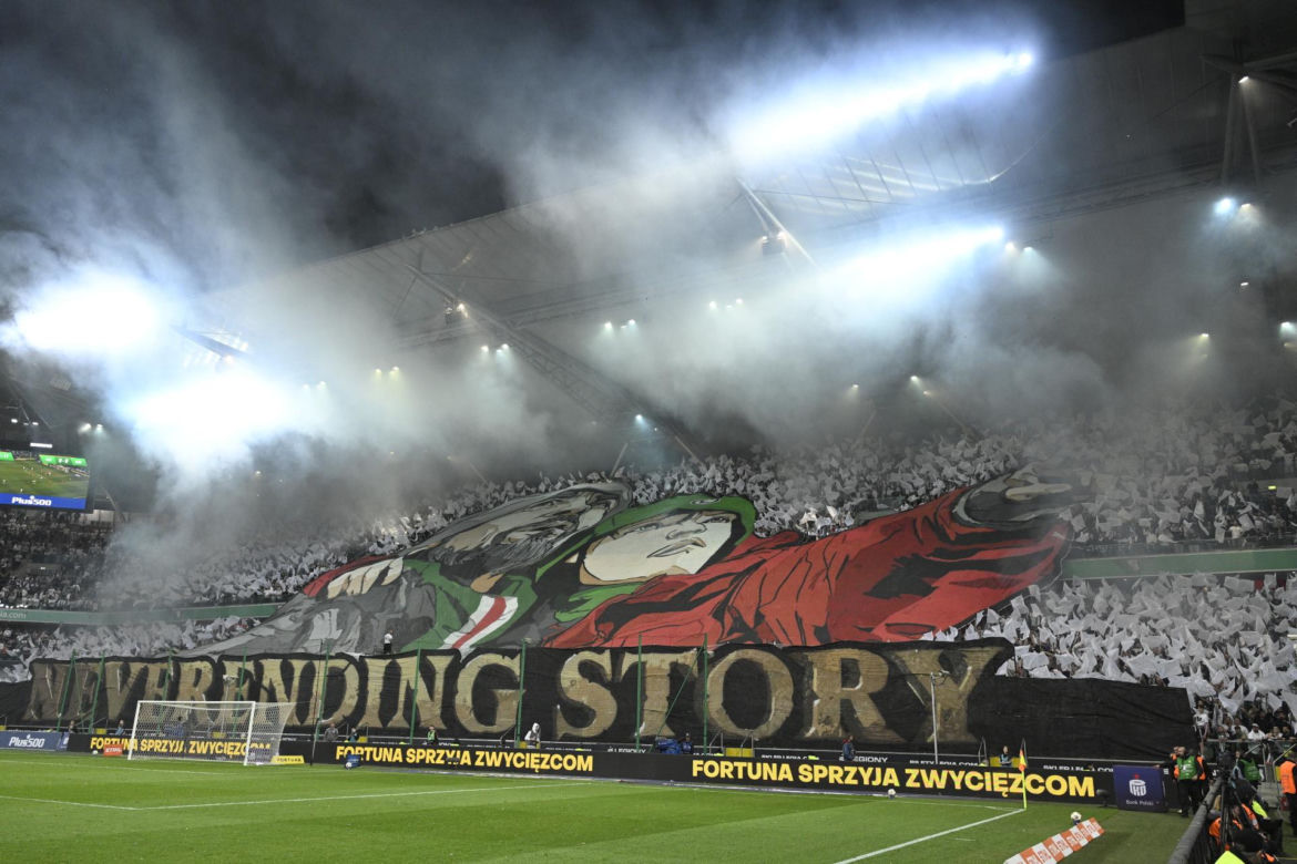 Kibice nie zawiedli podczas meczu Legia - Widzew. Efektowne zdjęcia z trybun