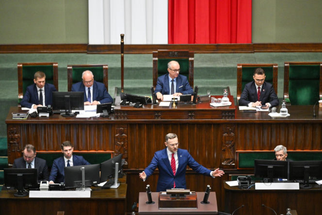 Sikroski bez hamulców do Macierewicza: Antek świrze!