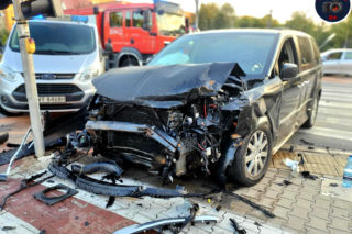 Kraksa w centrum Warszawy! Huknął tak, że aż szyby w blokach zadrżały!