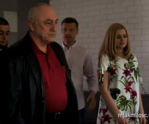 M jak miłość odc. 1384. Otar (David Gamtsemlidze), Igor (Oleg Bakhrutdinov), Katia (Joanna Jarmołowicz), Paweł (Rafał Mroczek)