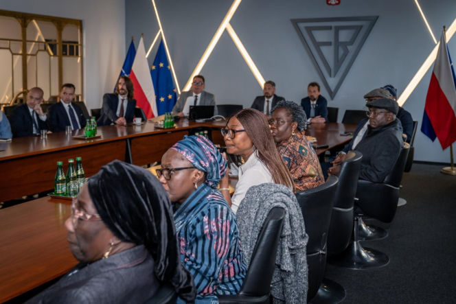 Wizyta delegacji z Nigerii w Fabryce Broni "Łucznik". Po Berylach czas na karabinki GROT?