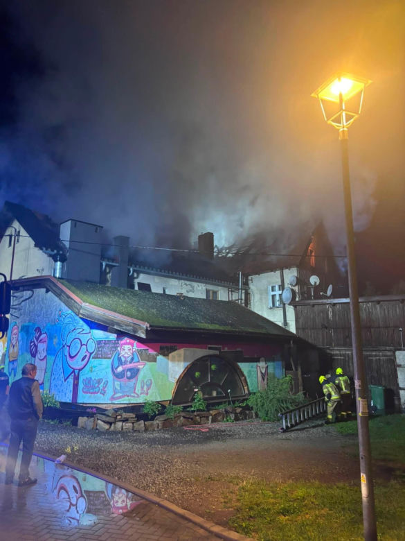 Tragiczna noc w Dusznikach-Zdroju. Ponad 10 zastępów w akcji, nie żyje jedna osoba!