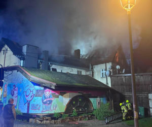 Tragiczna noc w Dusznikach-Zdroju. Ponad 10 zastępów w akcji, nie żyje jedna osoba!