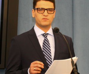 Zrobił aniołkowi brzuszek