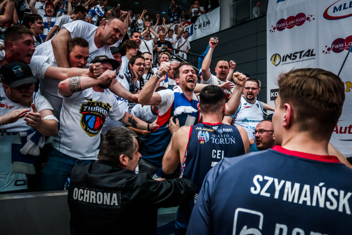 Enea Abramczyk Astoria Bydgoszcz - Arriva Twarde Pierniki Toruń 90:100, zdjęcia z meczu Energa Basket Ligi