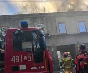 Chciał spalić lokatorów, bo pokłócił się z partnerką. Ogień odciął im drogę ucieczki