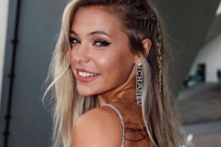 Miss Igrzysk Jutta Leerdam wskoczyła w bikini na Sycylii! Wszyscy gapili się na ciało holenderskiej łyżwiarki 