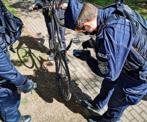 Policjanci kontrolują rowery w Białymstoku