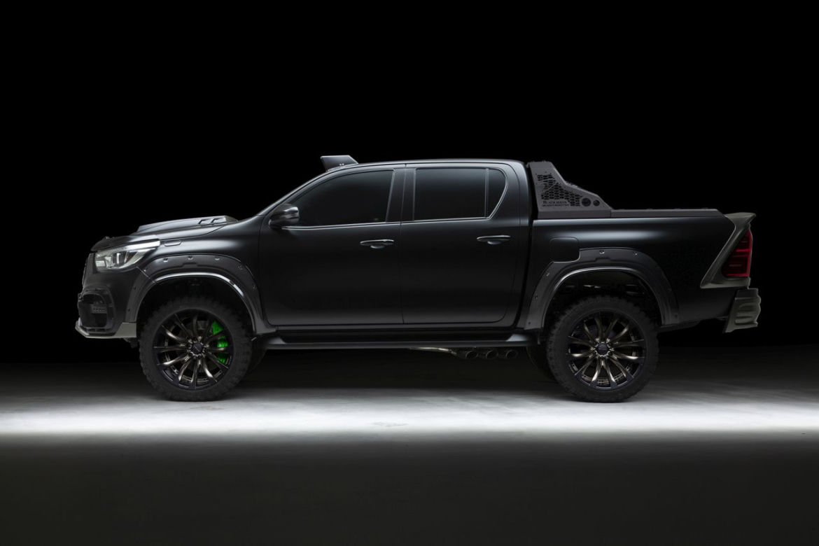 Toyota Hilux po tuningu WALD International 