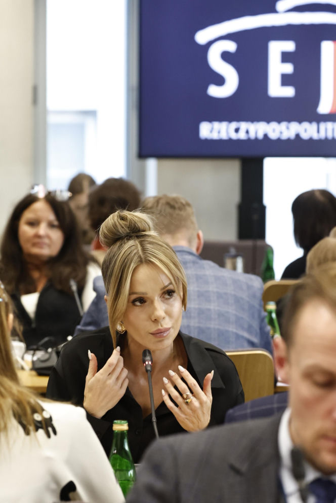 Niebywałe, do czego poseł PiS porównał strzelanie petardami. Doda aż złapała się za głowę! Szok