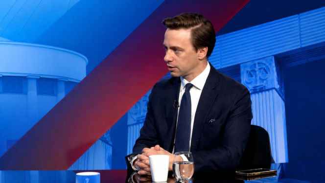 Bosak zmiażdżył Morawieckiego. „Manipulator i hipokryta”. Padły słowa o patologiach …