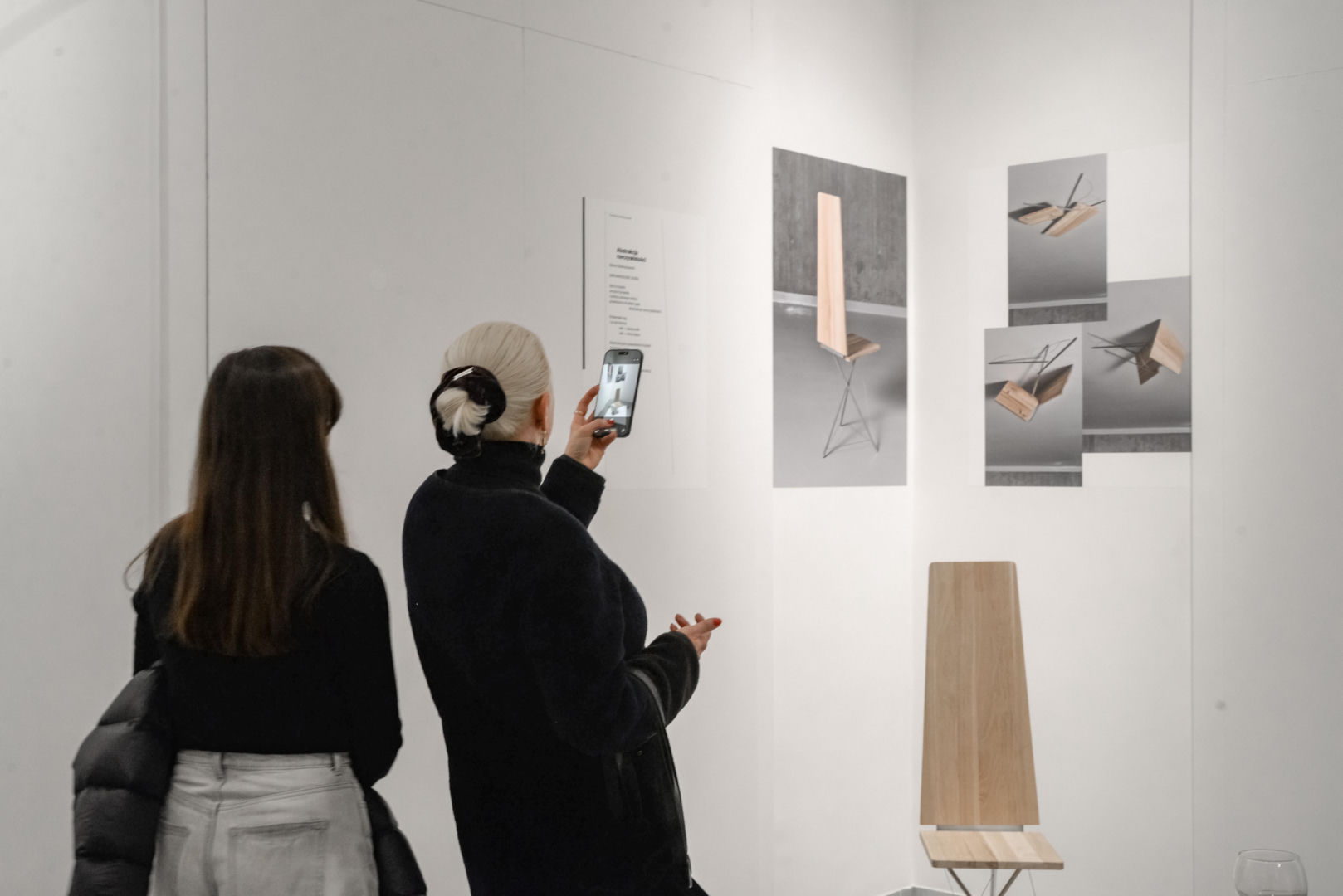 Wernisaż wystawy Jerzego Porębskiego „I cóż z tego, że świat wisi na włosku?”