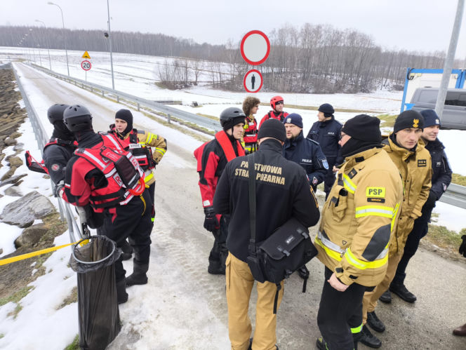 Symulacja akcji ratunkowej na zbiorniku Korzeń w Skrzyszowie