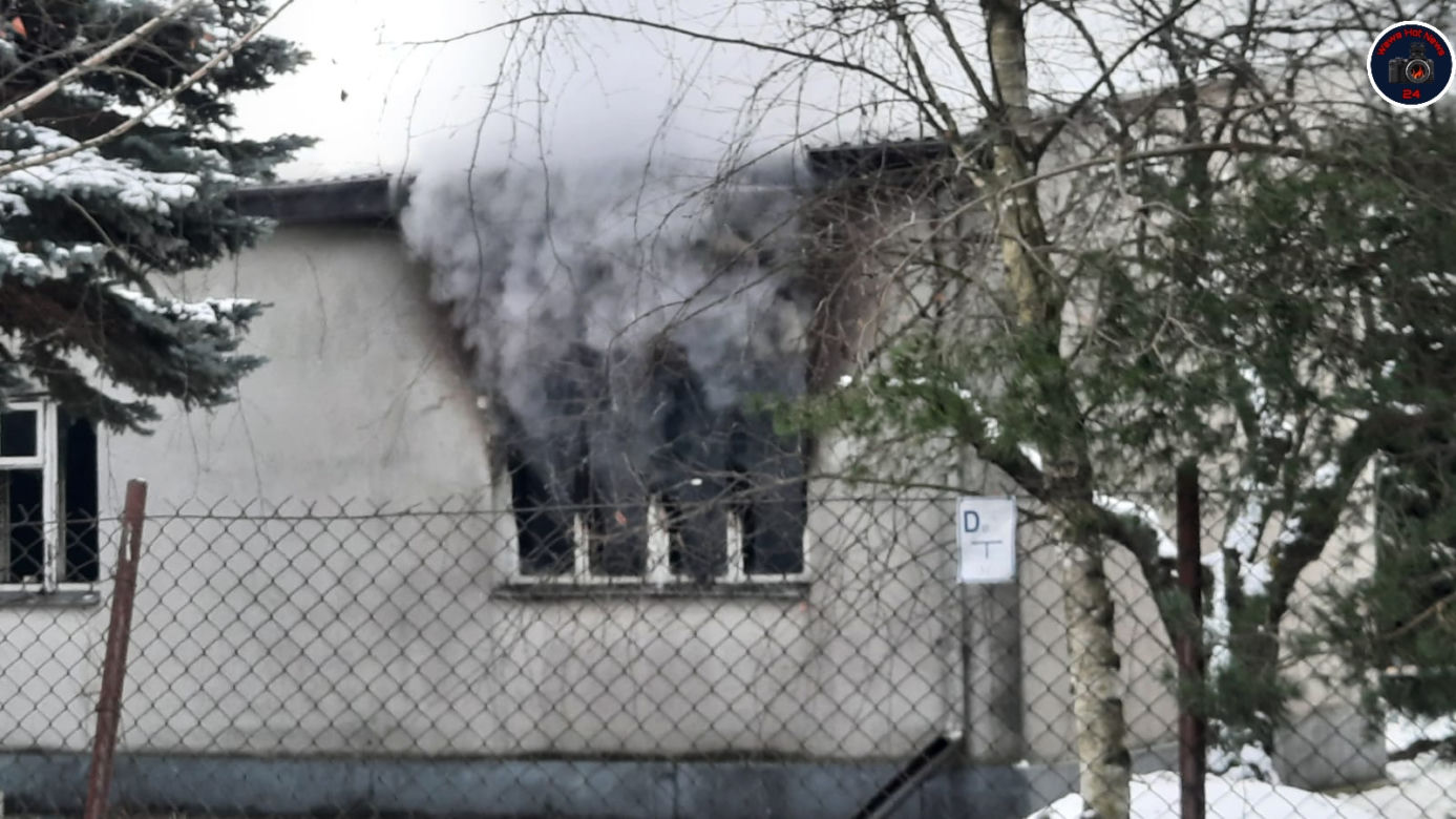 Wielki pożar domu w Grocholicach. W środku dzieci