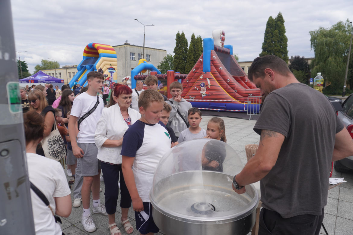 Piknik mieszkańców z karatekami w Skarżysku-Kamiennej
