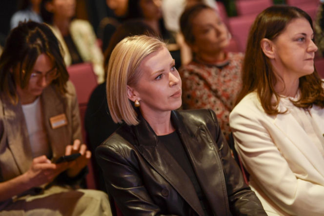 "Pokochaj swoje ciało": Omenaa Mensah, Joanna Przetakiewicz, Ewa Chodakowska, Kinga Zawodnik, Maffashion