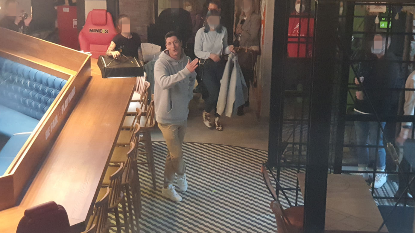 Robert Lewandowski w restauracji Nine's