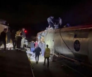 Tragedia na kolei. Pociągi wypadły z torów, nie żyją co najmniej 2 osoby