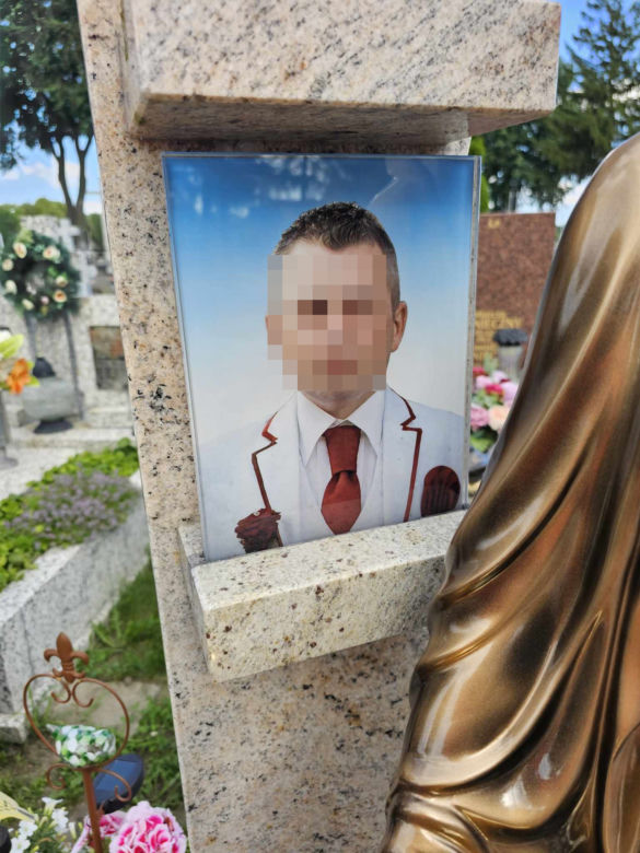 Krystian wjechał samochodem do rzeki. Mija rok od śmierci [GALERIA]