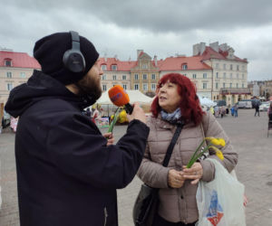 ESKA Lublin rozdawała żonkile na wiosnę