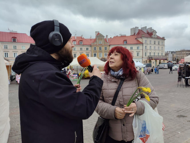 ESKA Lublin rozdawała żonkile na wiosnę