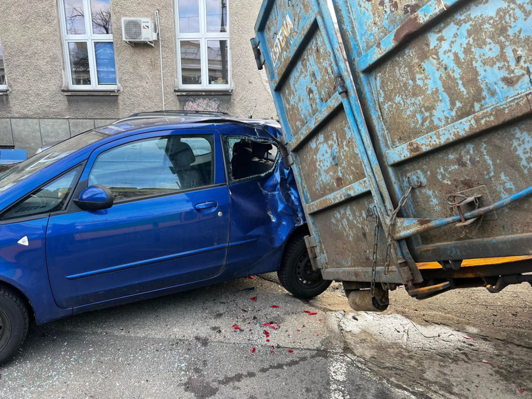 Zderzenie ciężarówki i tramwaju na ulicy 28 czerwca. Ruch tramwajowy w okolicy wstrzymany