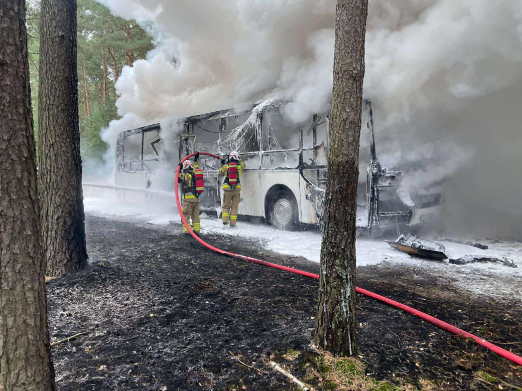 Pożar autobusu z przedszkolakami w Wielkopolsce! W pojeździe było 44 dzieci i 5 opiekunów