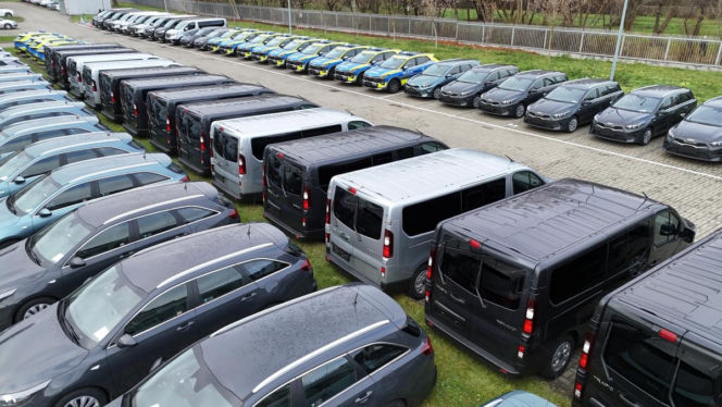 Nowe policyjne samochody