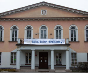 VI LO murem za Bartoszem Bielenią