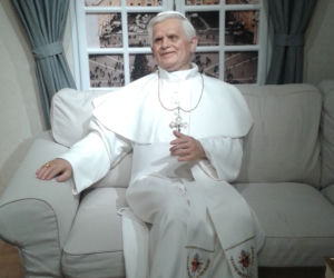Papież Franciszek i Benedykt XVI w Krakowie! Można ich spotkać w muzeum figur woskowych [AUDIO, ZDJĘCIA]