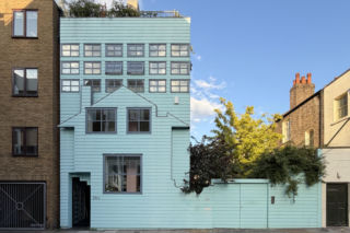 Blue House w Londynie od FAT
