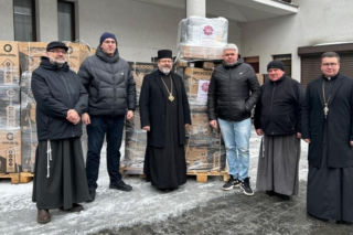 Kardynał Ryś zmobilizował wiernych. Pomoc warta miliony złotych trafiła na Ukrainę