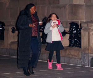 Suri Cruise z nianią