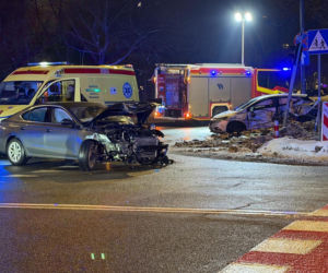 Stłuczka z nieoznakowanym radiowozem w Warszawie. Potężna utrudnienia