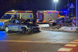 Stłuczka z nieoznakowanym radiowozem w Warszawie. Potężna utrudnienia