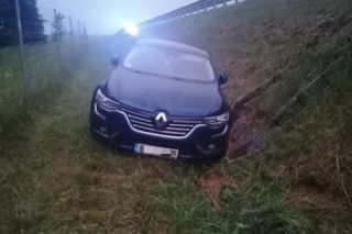 To był dosłownie moment. Jadąc S7 przymknął oczy i za chwilę był już poza drogą