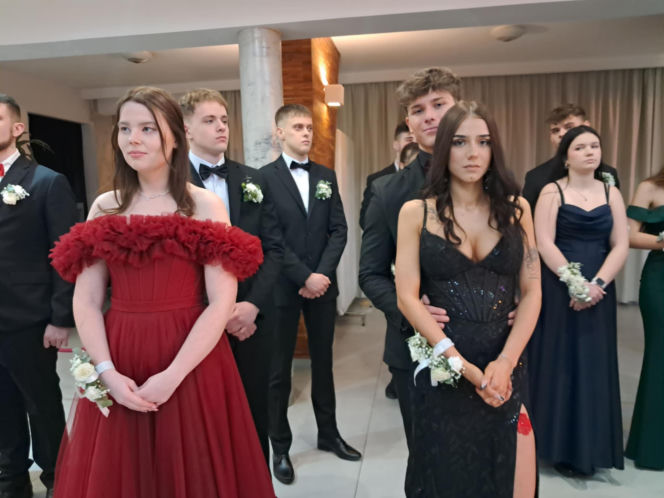 Studniówka 2026 maturzystów ZSTM w Skarżysku-Kamiennej