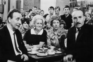 Władza zakończyła ulubiony serial Polaków. Poszło o scenę z... sikającym psem!