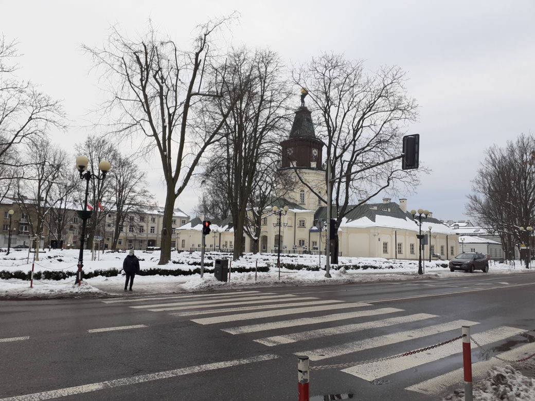 Jak wyglądała ulica Piłsudskiego w Siedlcach i okolica dawnej bramy-dzwonnicy pod koniec stycznia 2021?