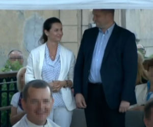 Czarnek z piękną żoną Katarzyną wybrali się na pielgrzymkę. Powitał ich Rydzyk