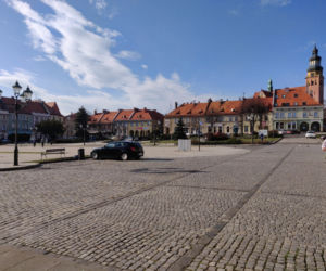 To miasto ma jeden z najstarszych rynków na Śląsku. Zachwyca zabytkowymi kamienicami i ratuszem
