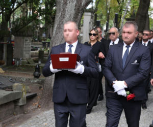 Tak pożegnały Jana Frycza córka i wnuczka. Trudno się nie rozpłakać