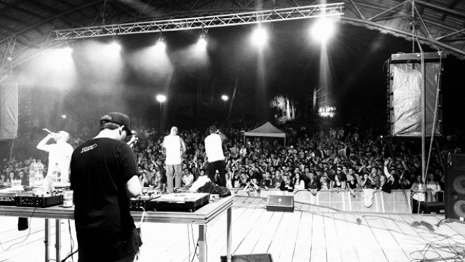 Mazury Hip-Hop Festiwal 2016 - dzień 2: Tede ze Złotą Felgą i szaleństwo publiczności
